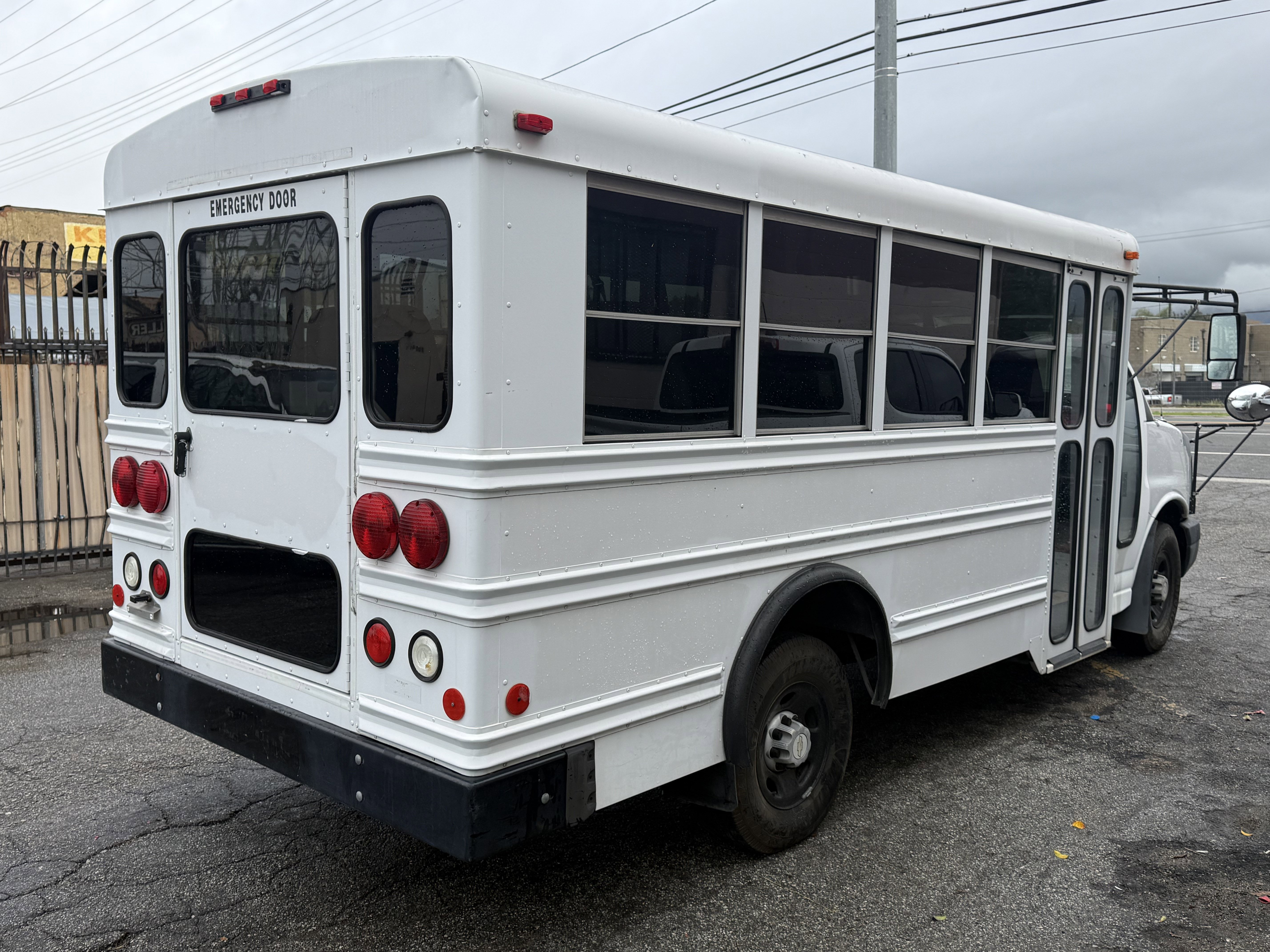 Used 2006 Chevrolet Express 3500 w/ School Bus Package image 6