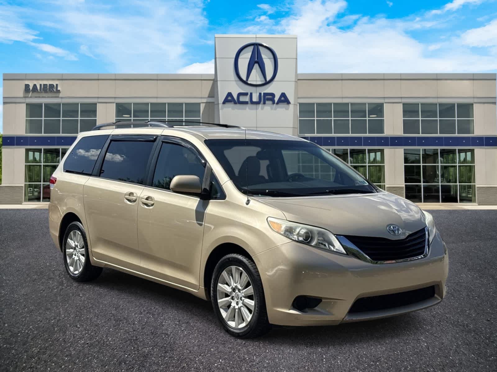 Used 2014 Toyota Sienna LE AWD/4WD image 7
