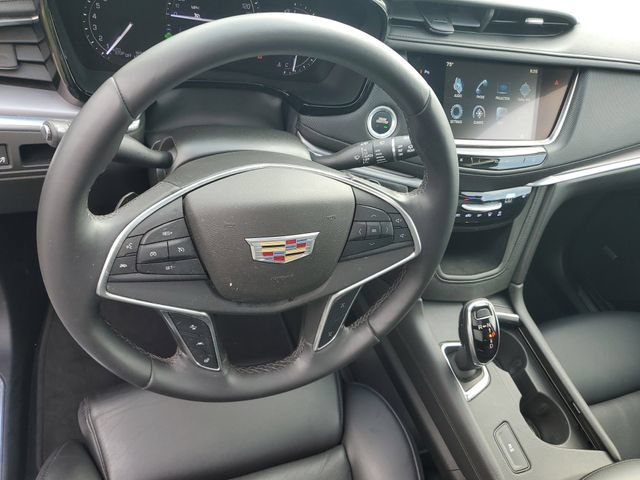 Certified 2017 Cadillac XT5 Luxury w/ Driver Awareness Package FWD image 18