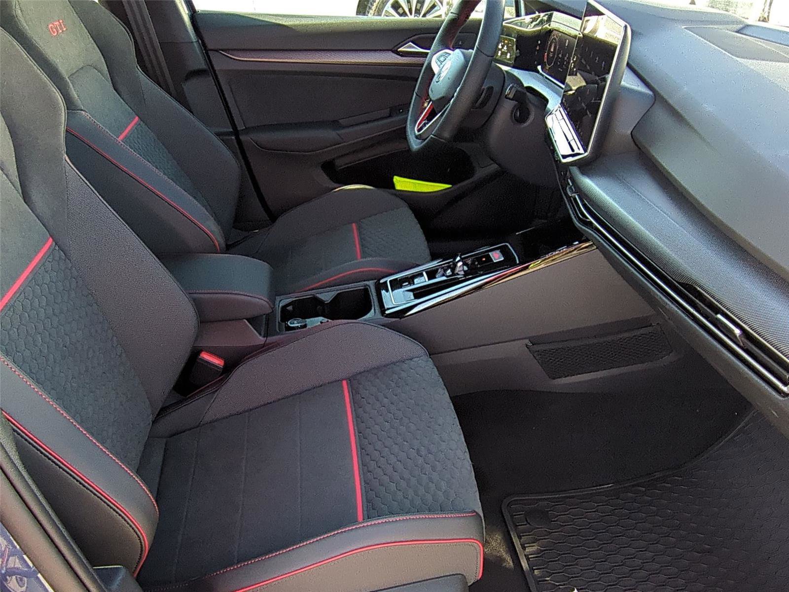 New 2026 Volkswagen Golf SE FWD image 21