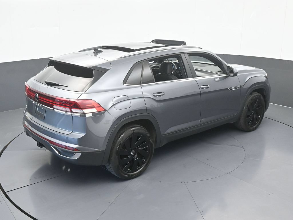 Used 2025 Volkswagen Atlas Cross Sport SE w/ Panoramic Sunroof Package FWD image 58