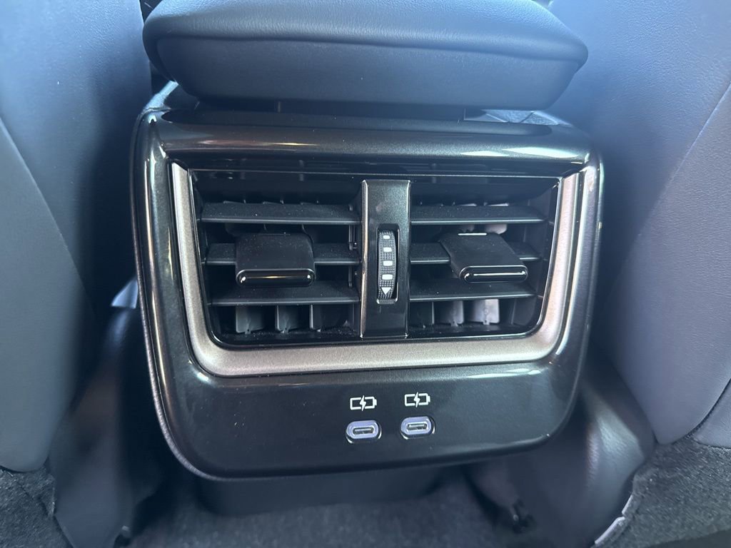 Used 2025 Toyota Crown Signia XLE image 26