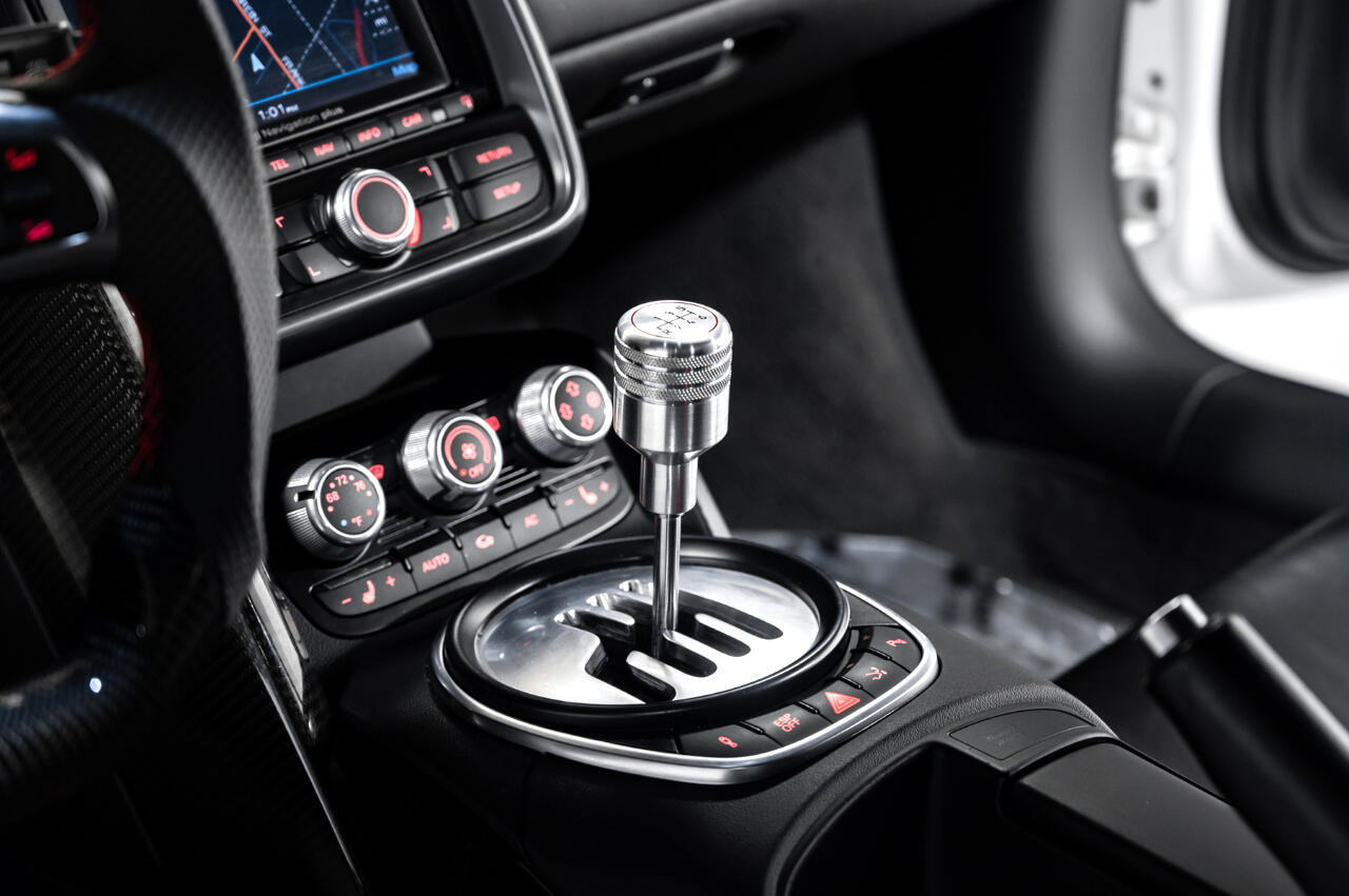 Used 2009 Audi R8 V8 image 24