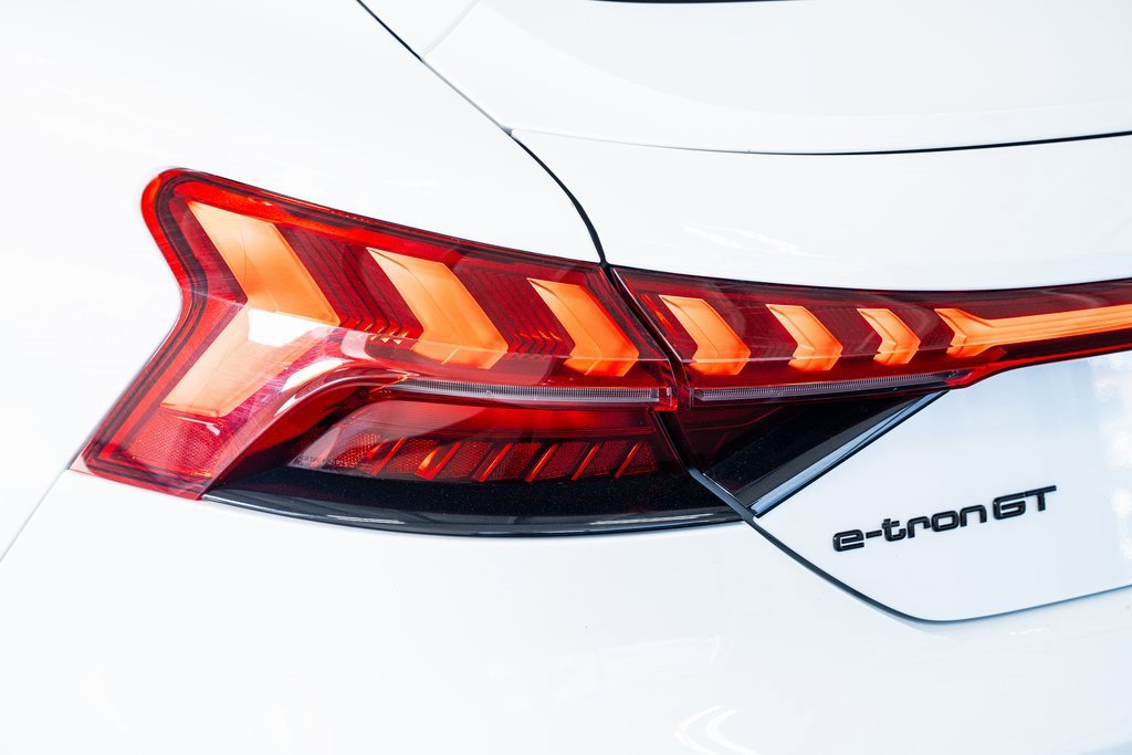 Used 2024 Audi e-tron GT Prestige image 22