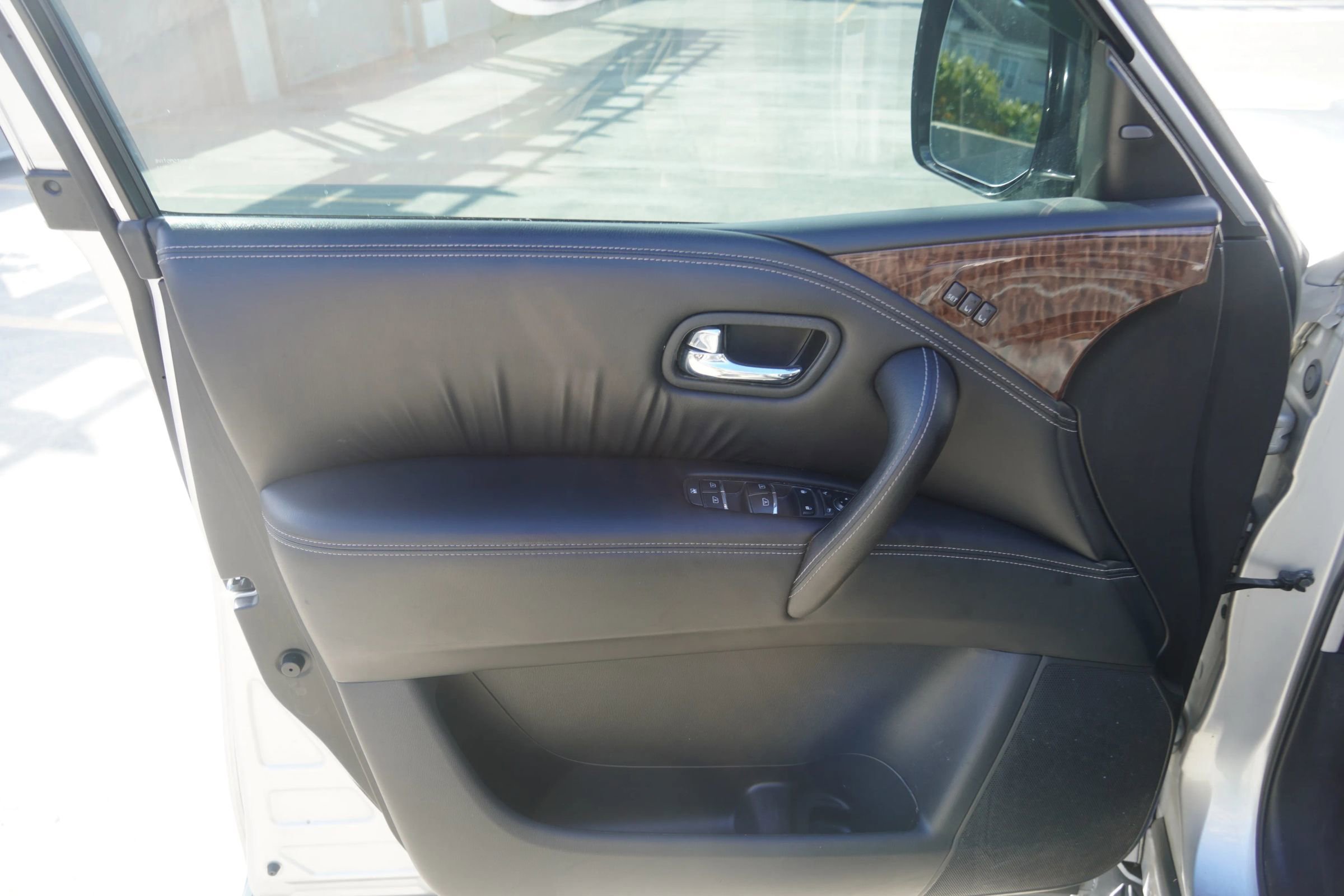 Used 2017 Nissan Armada Platinum w/ Captain Seat Package image 24