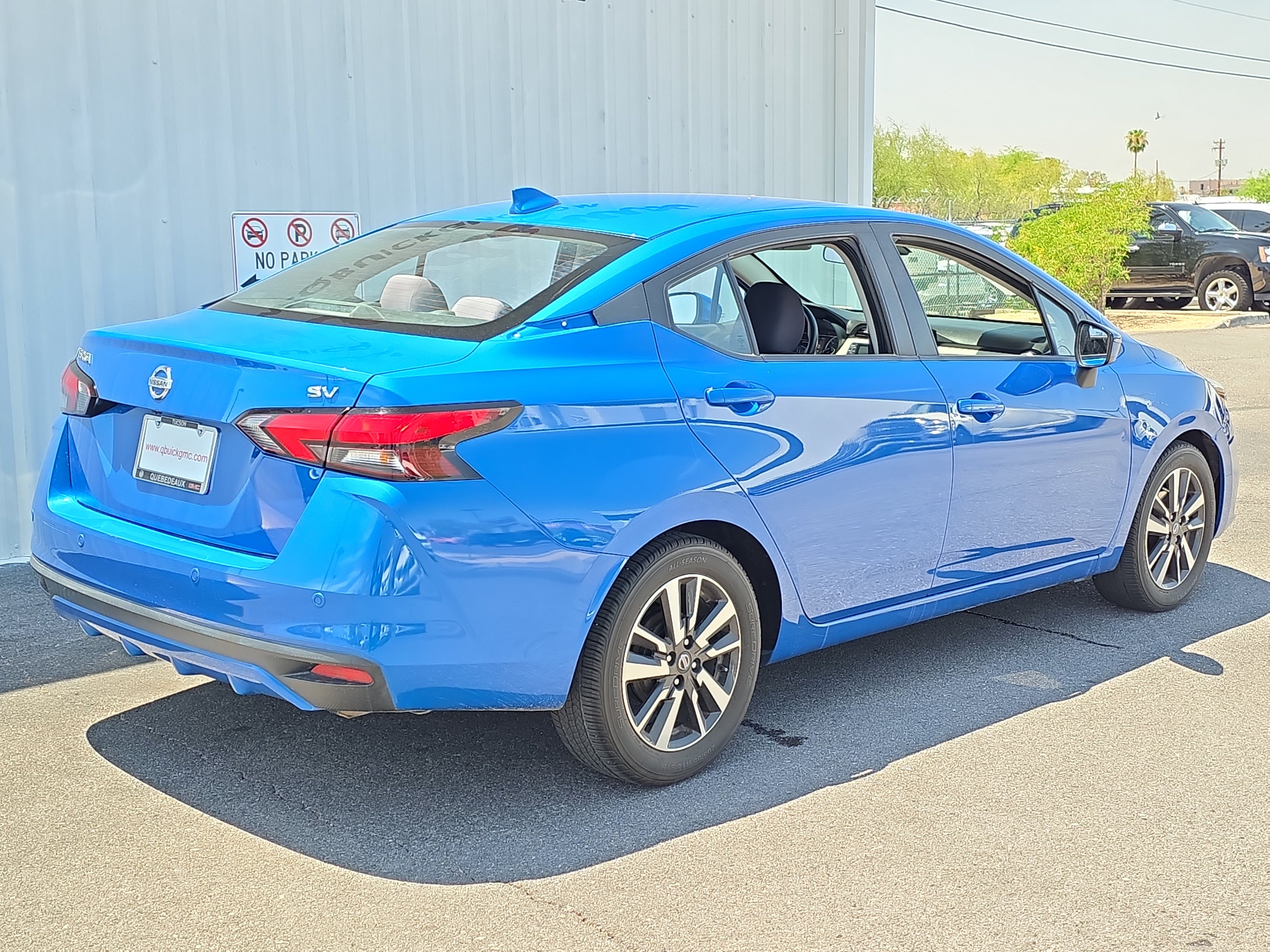 Used 2021 Nissan Versa SV FWD image 7