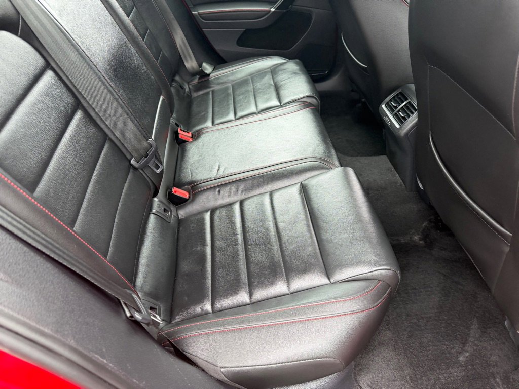 Used 2021 Volkswagen Golf 4-Door FWD image 21