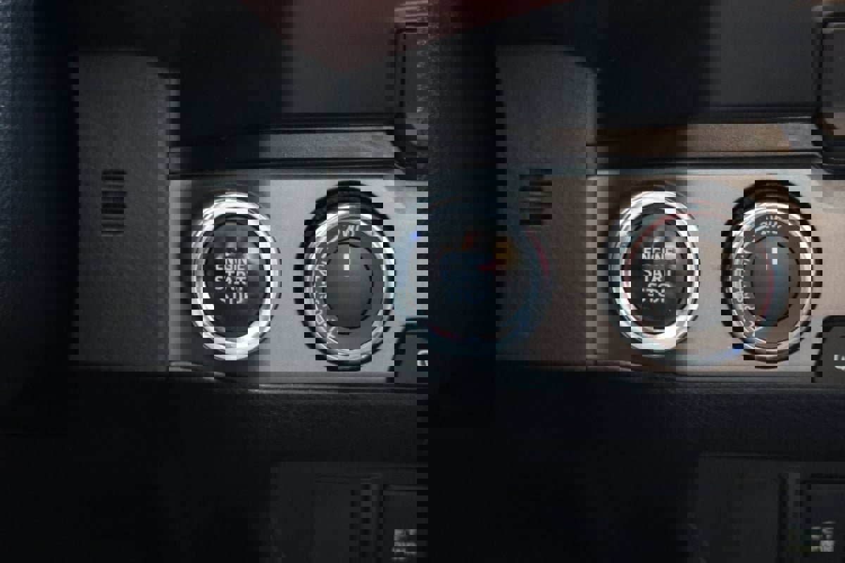 Used 2019 Toyota Tacoma TRD Off-Road image 17