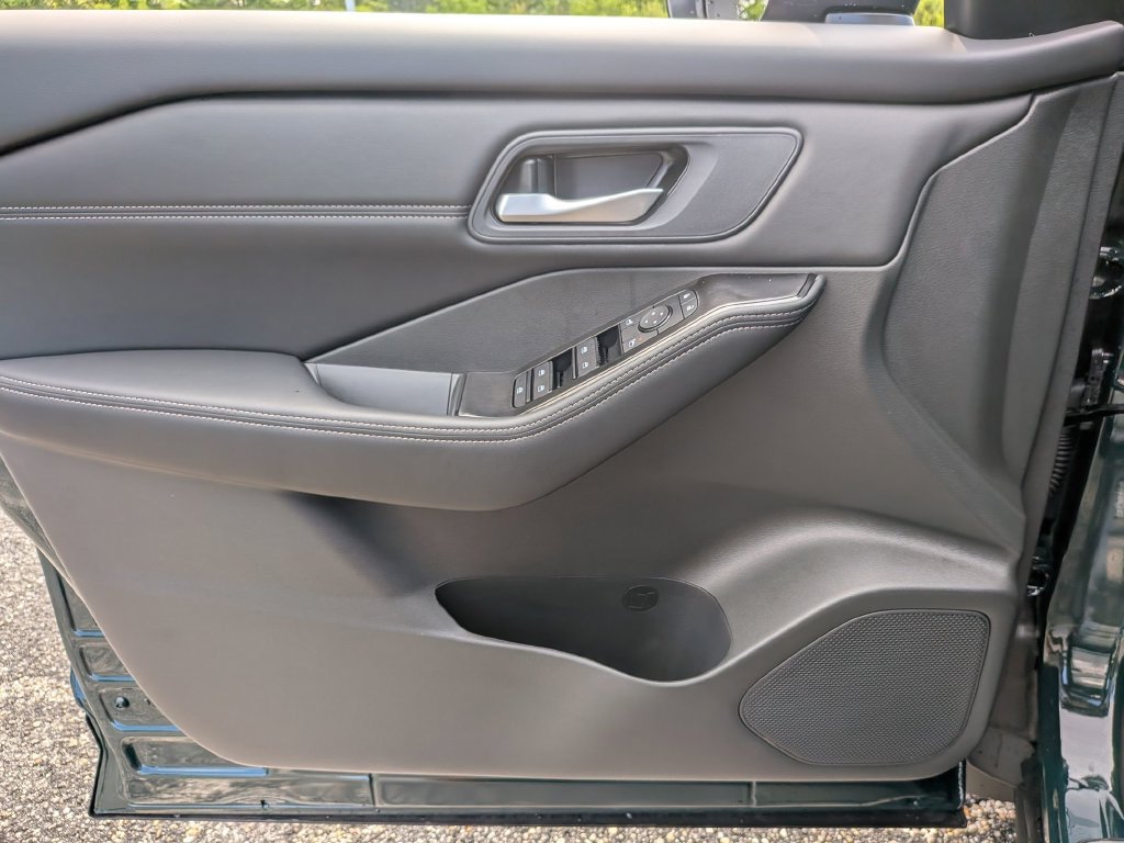 New 2026 Nissan Rogue Dark Armor AWD/4WD image 35