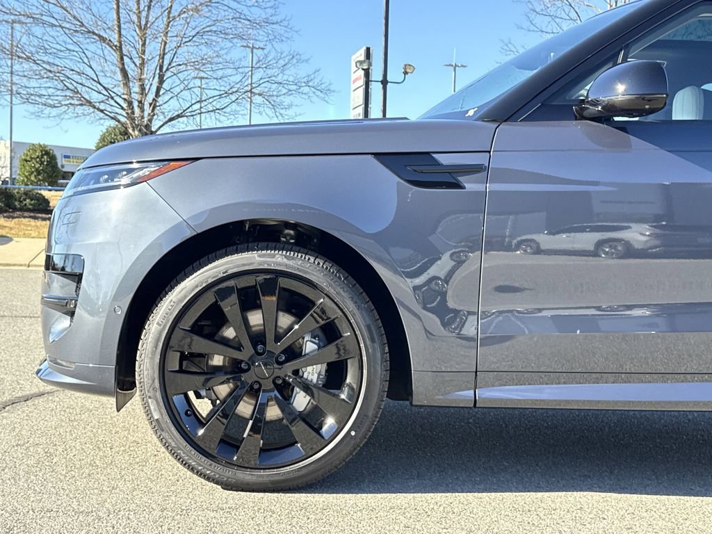 New 2026 Land Rover Range Rover Sport Dynamic SE image 9