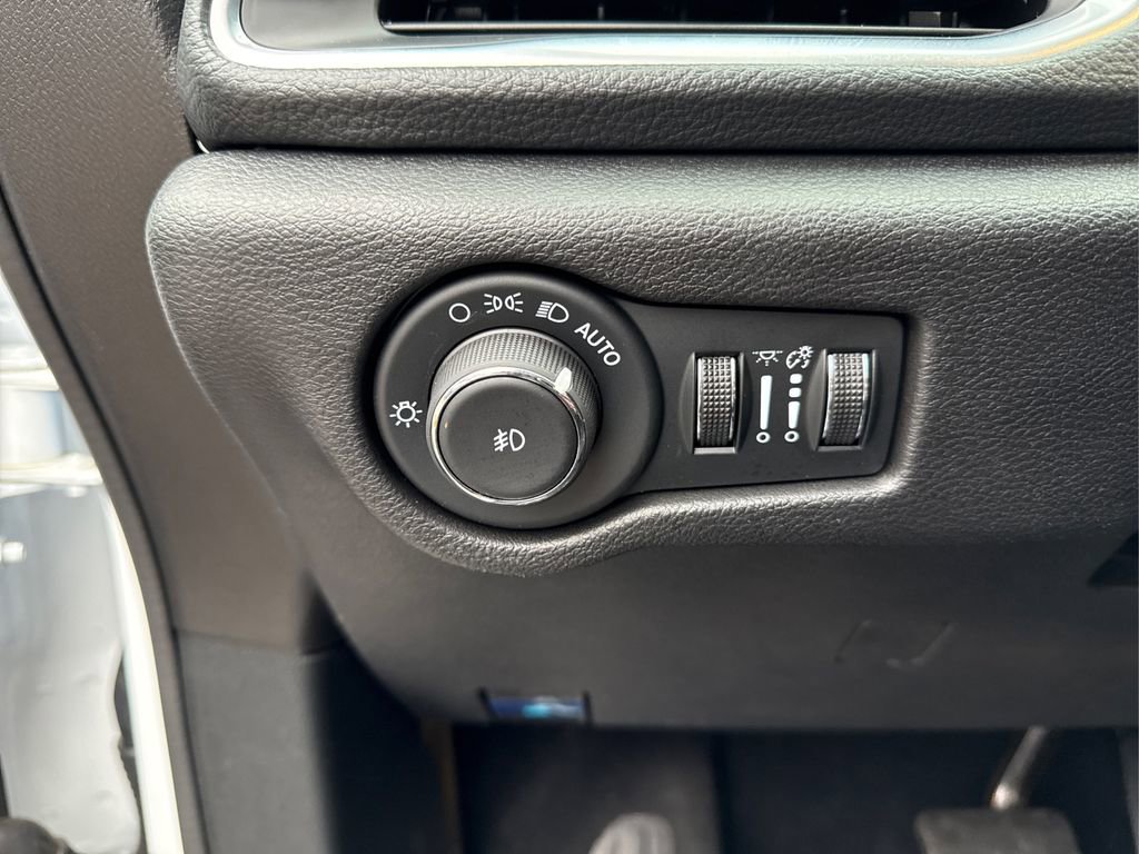 Used 2024 Chrysler Pacifica Limited w/ S Appearance Package image 26