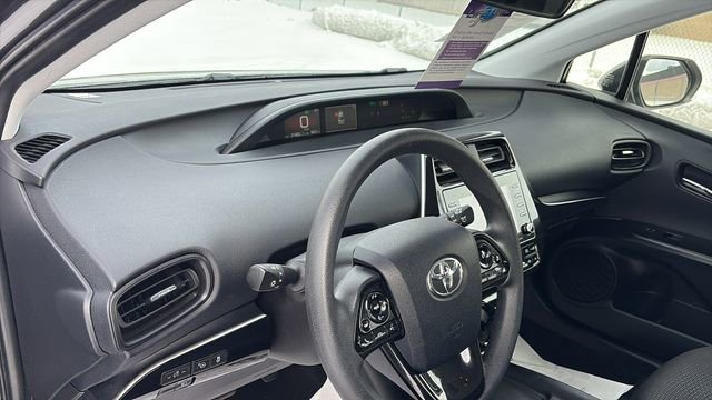 Used 2021 Toyota Prius LE image 10