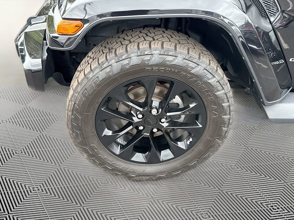 Used 2021 Jeep Gladiator Overland image 32