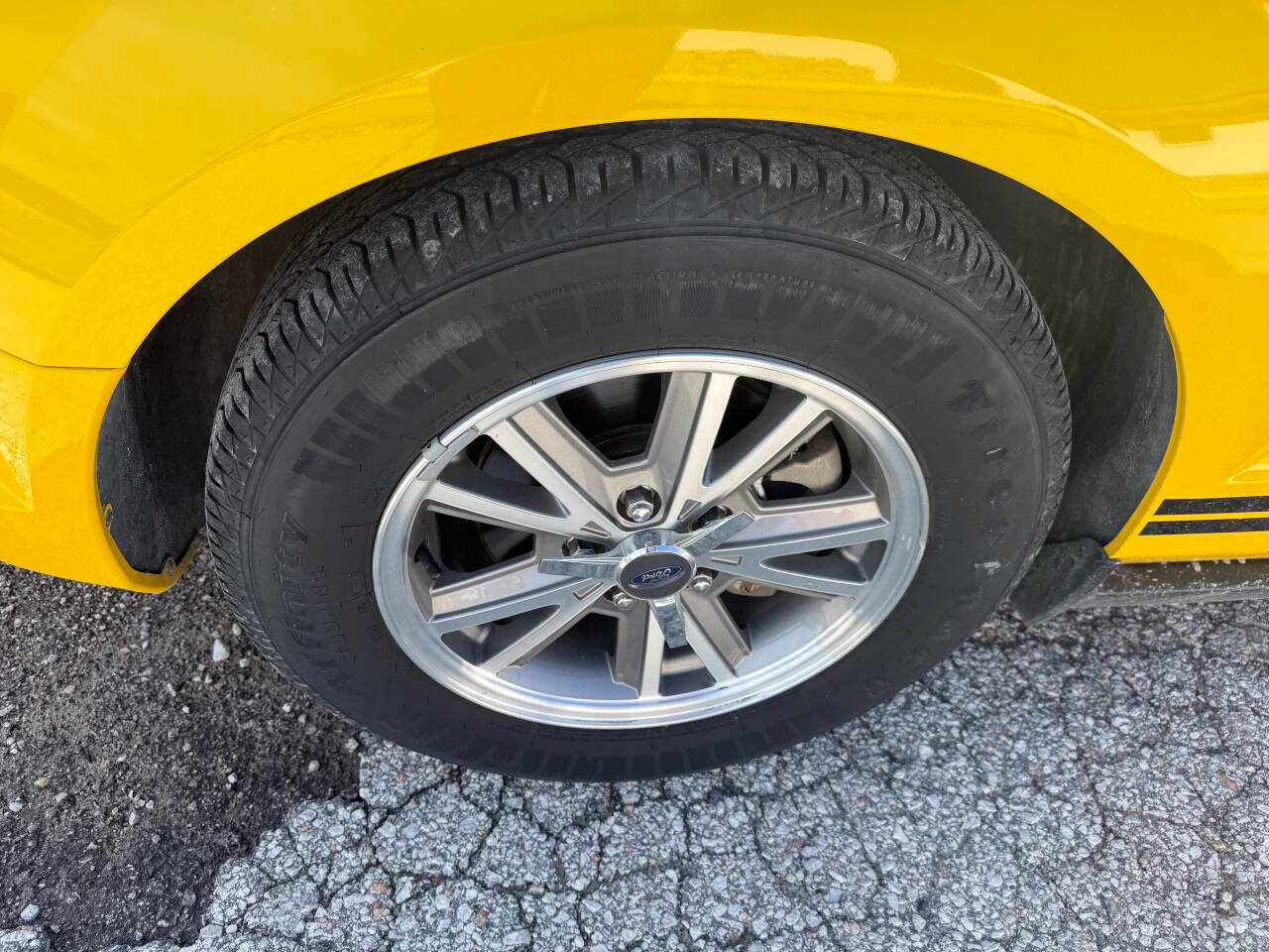 Used 2005 Ford Mustang Premium RWD image 11