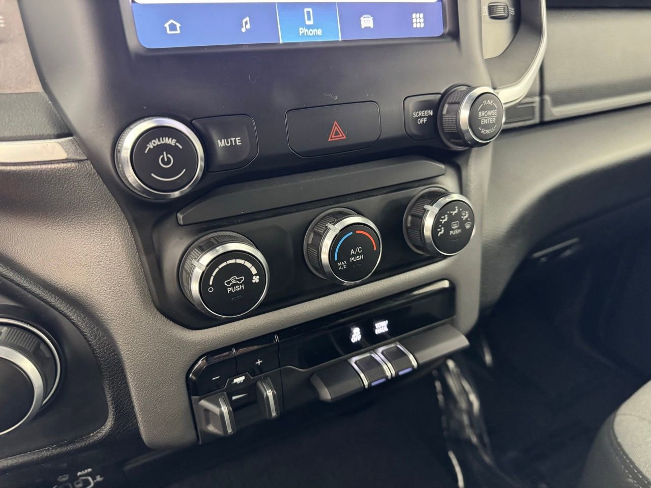 Used 2024 RAM 2500 Big Horn w/ Bed Utility Group image 15