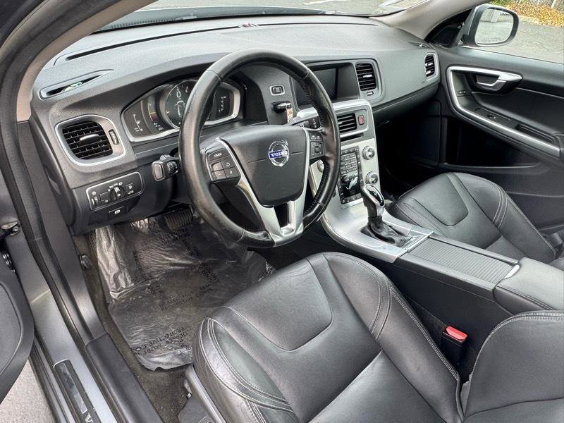 Used 2018 Volvo S60 T5 Dynamic w/ Vision Package image 8