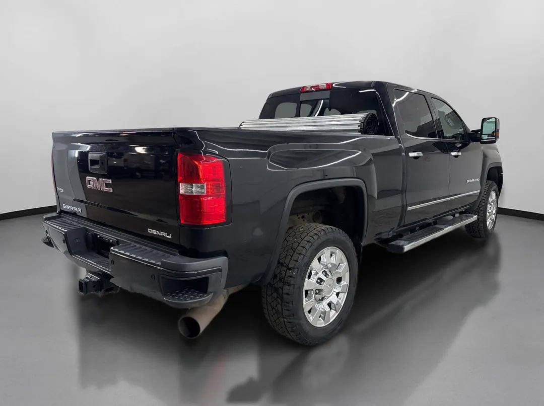Used 2019 GMC Sierra 2500 Denali w/ Duramax Plus Package AWD/4WD image 10