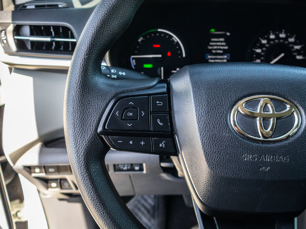 Certified 2024 Toyota Sienna LE w/ LE Plus Package FWD image 34