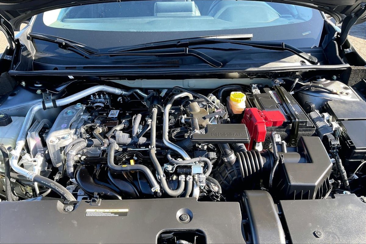 Used 2025 Nissan Sentra SV FWD image 9