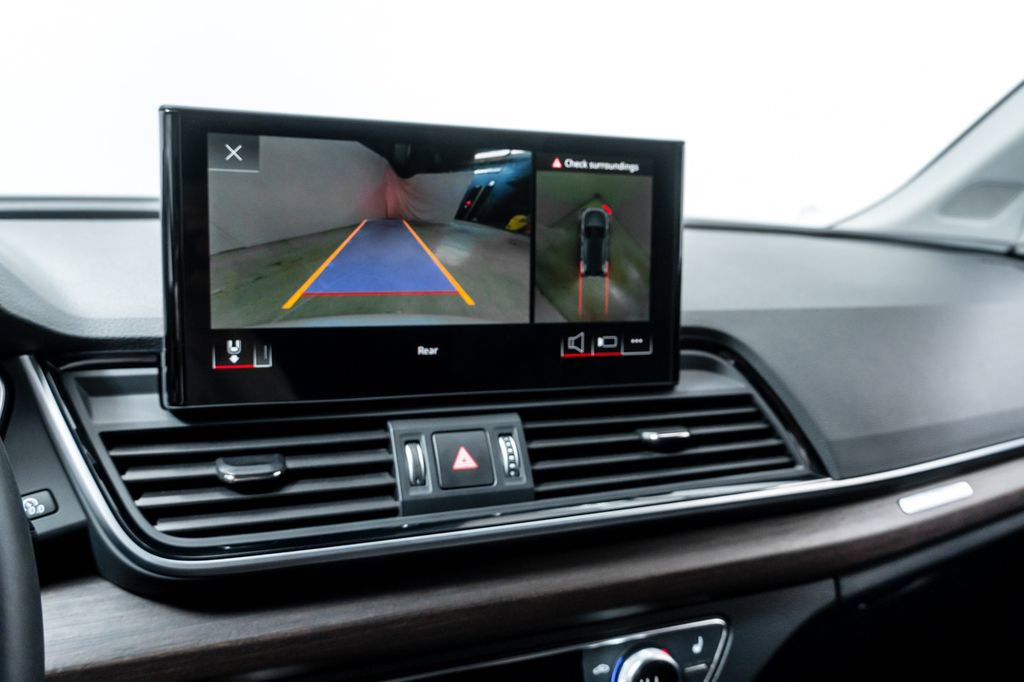 Used 2024 Audi Q5 e Premium Plus w/ Premium Plus Package image 17