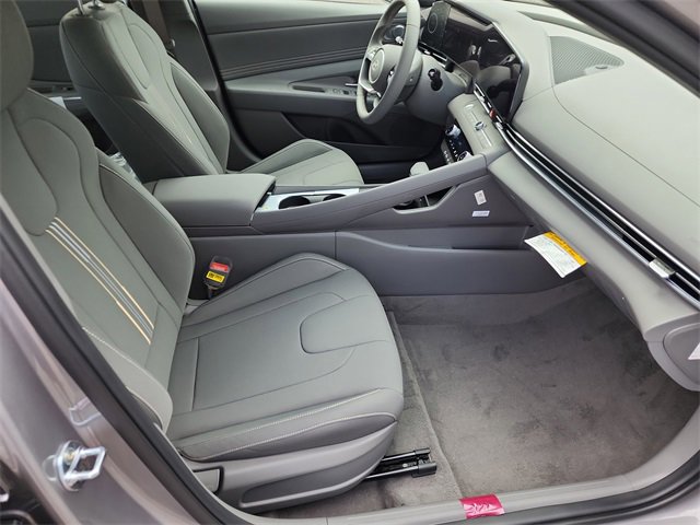 New 2025 Hyundai Elantra SEL image 8