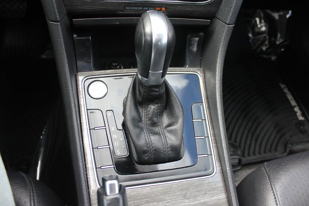 Used 2016 Volkswagen Passat 1.8T SE image 21