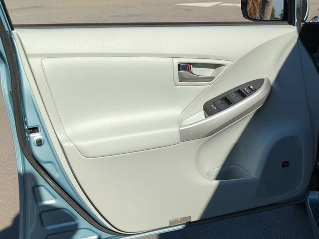 Used 2015 Toyota Prius Four FWD image 13