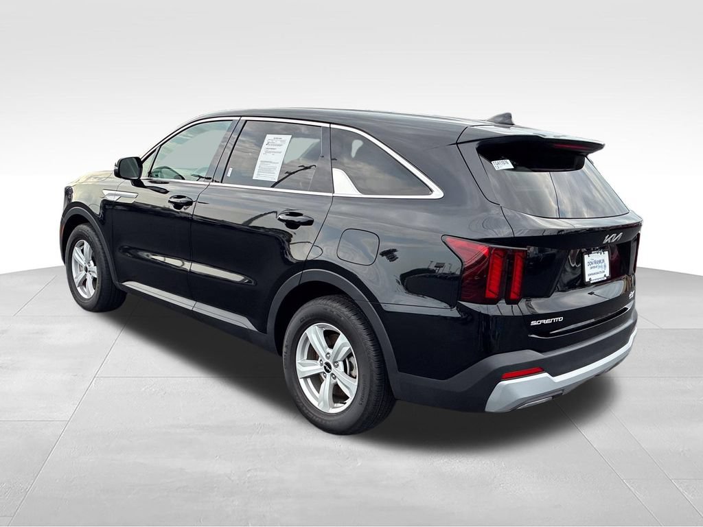 Used 2026 Kia Sorento LX FWD image 3