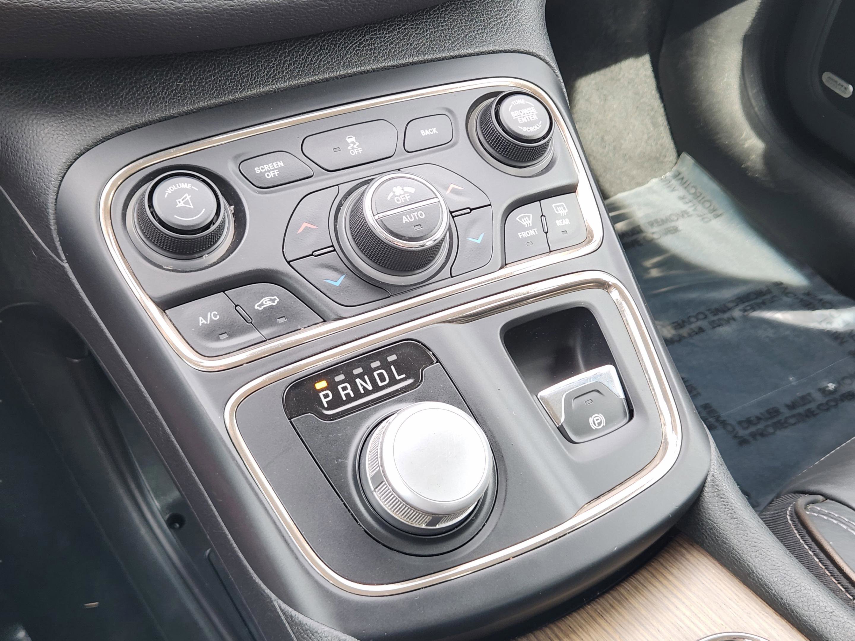 Used 2016 Chrysler 200 C w/ Premium Group image 14