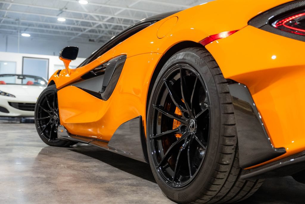 Used 2019 McLaren 600LT RWD image 27
