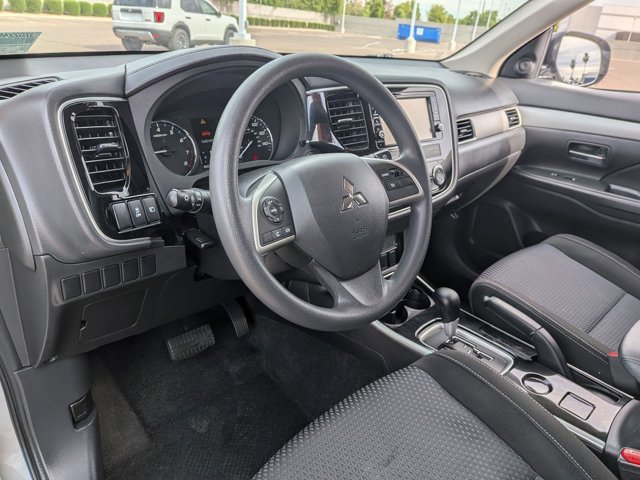 Used 2018 Mitsubishi Outlander ES image 12
