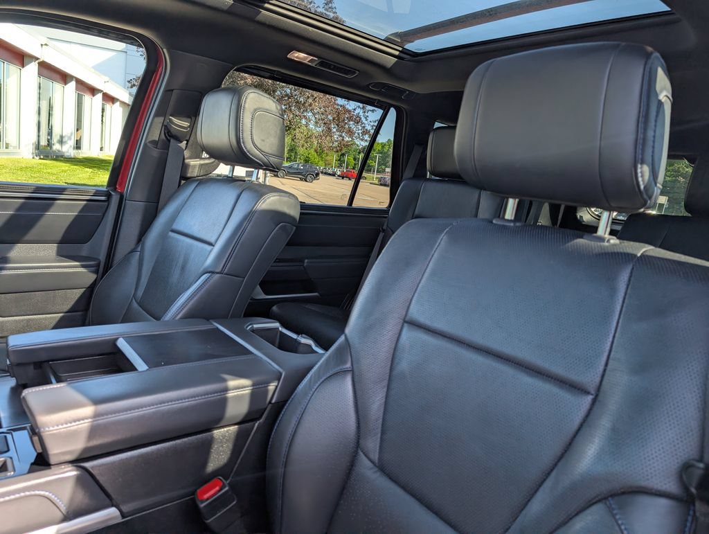 Used 2025 Toyota Sequoia Platinum AWD/4WD image 23