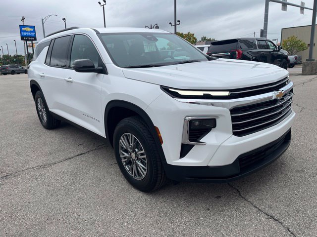 New 2027 Chevrolet Traverse LT FWD image 7