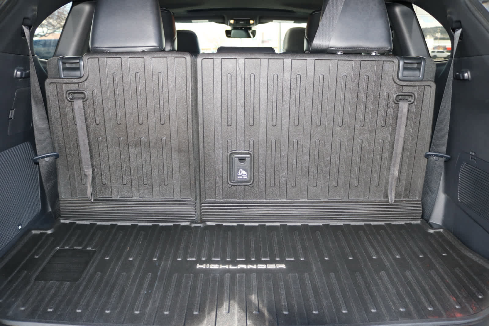 Used 2021 Toyota Highlander XSE AWD/4WD image 11