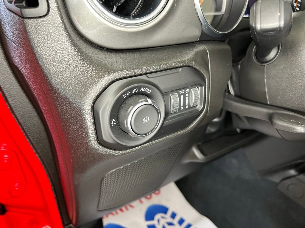 Used 2022 Jeep Wrangler Unlimited Sahara w/ Cold Weather Group image 14