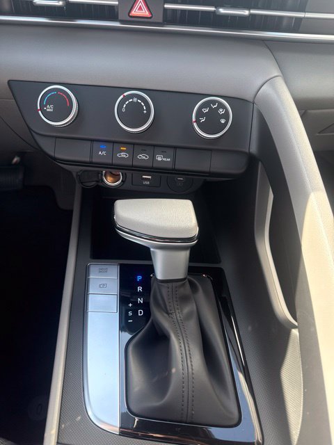 New 2026 Hyundai Elantra SE FWD image 18