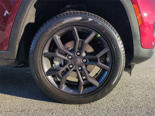 New 2025 Jeep Grand Cherokee Limited w/ Trailer Tow Package image 11