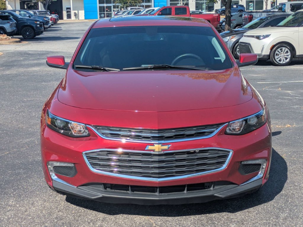 Used 2018 Chevrolet Malibu LT w/ Leather Package FWD image 9