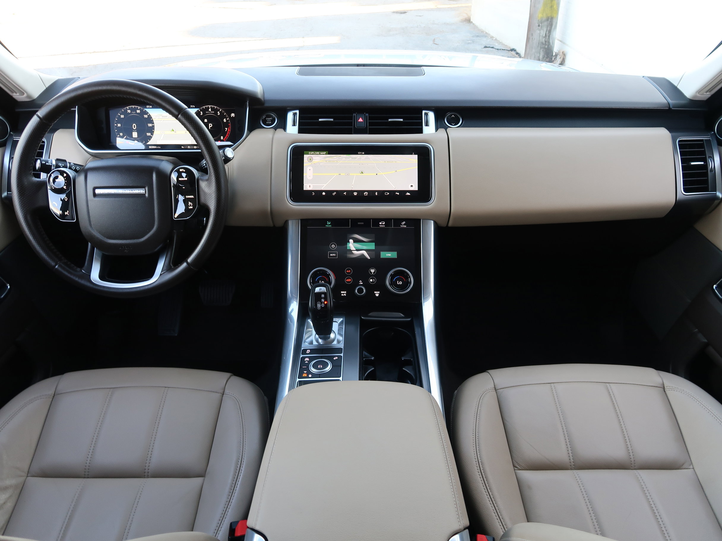 Used 2018 Land Rover Range Rover Sport SE image 11