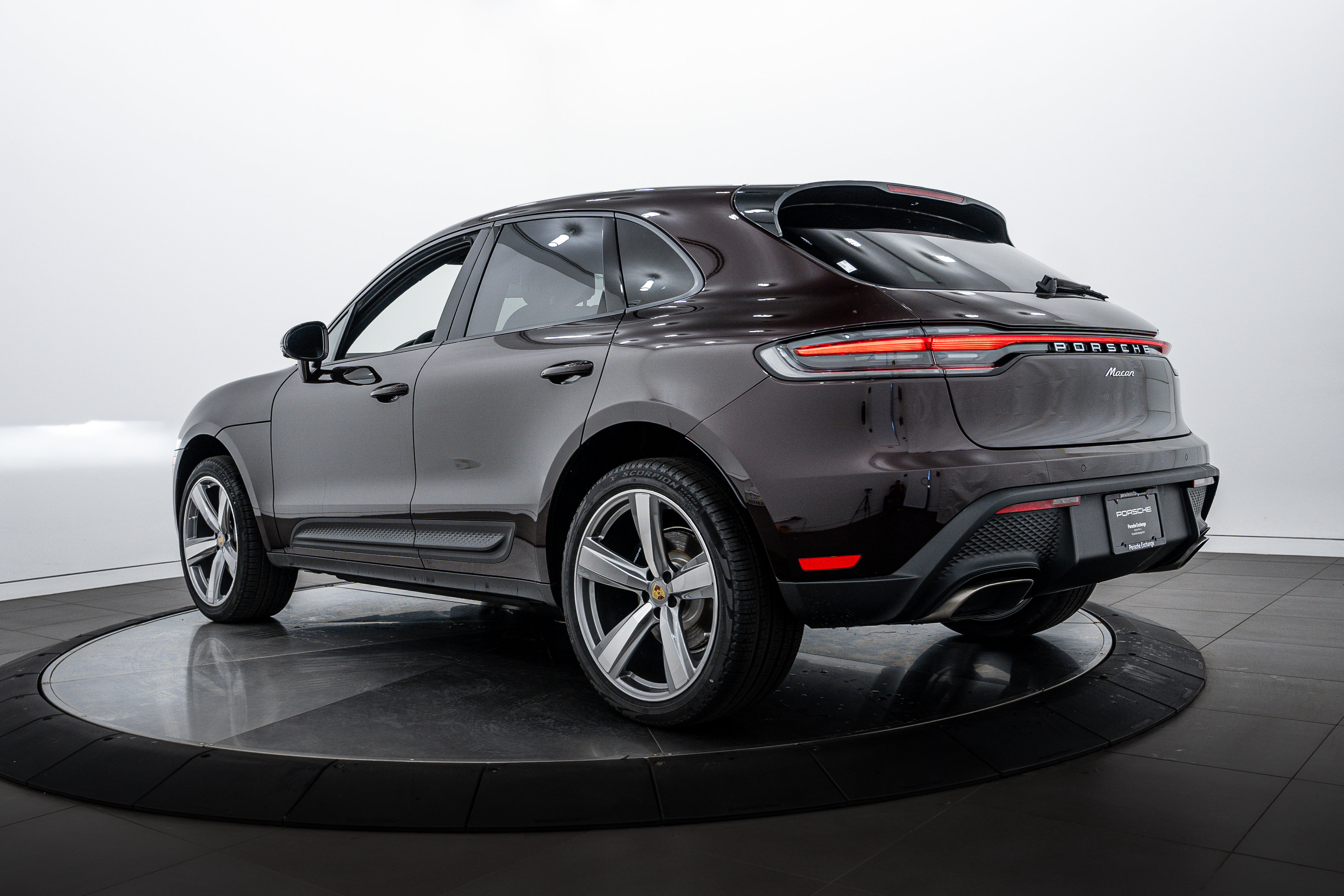 New 2025 Porsche Macan image 3