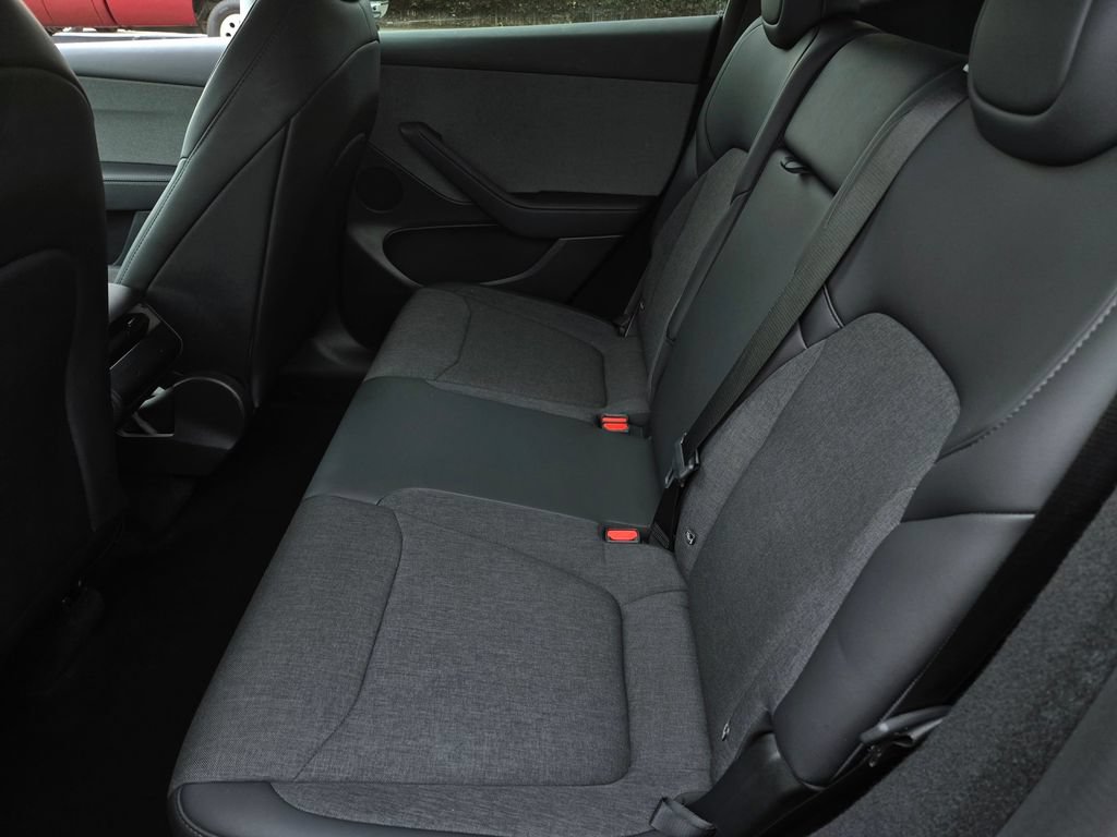 Used 2026 Tesla Model Y AWD image 13