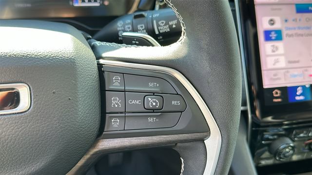 Used 2023 Jeep Grand Cherokee 30th Anniversary image 14