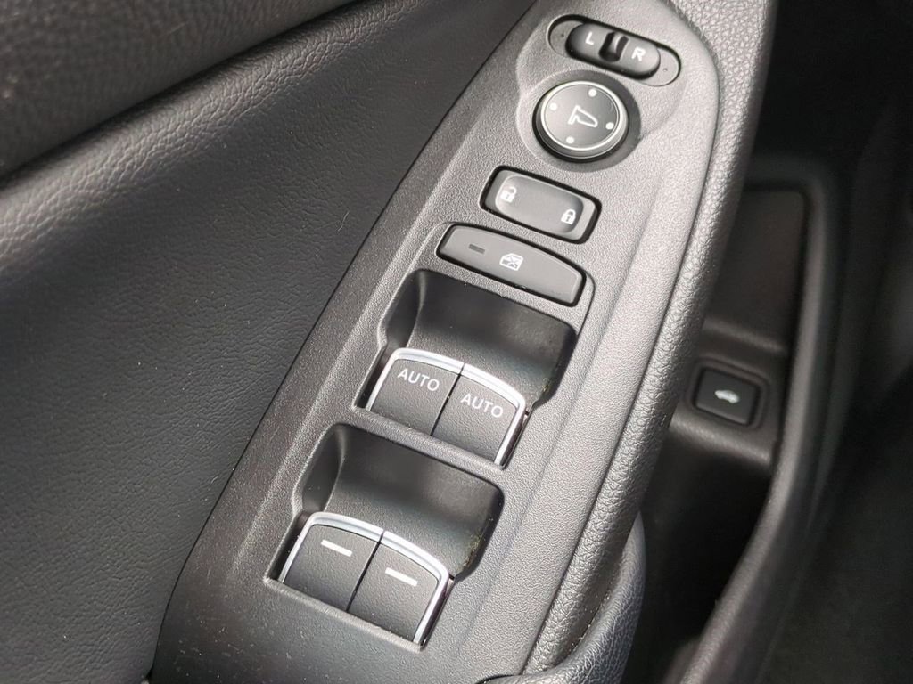 Used 2018 Honda Accord Touring image 25