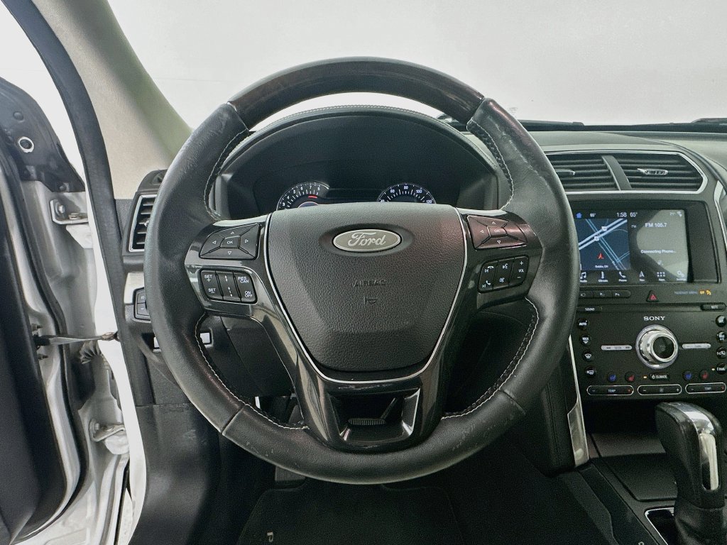Used 2019 Ford Explorer Platinum AWD/4WD image 11