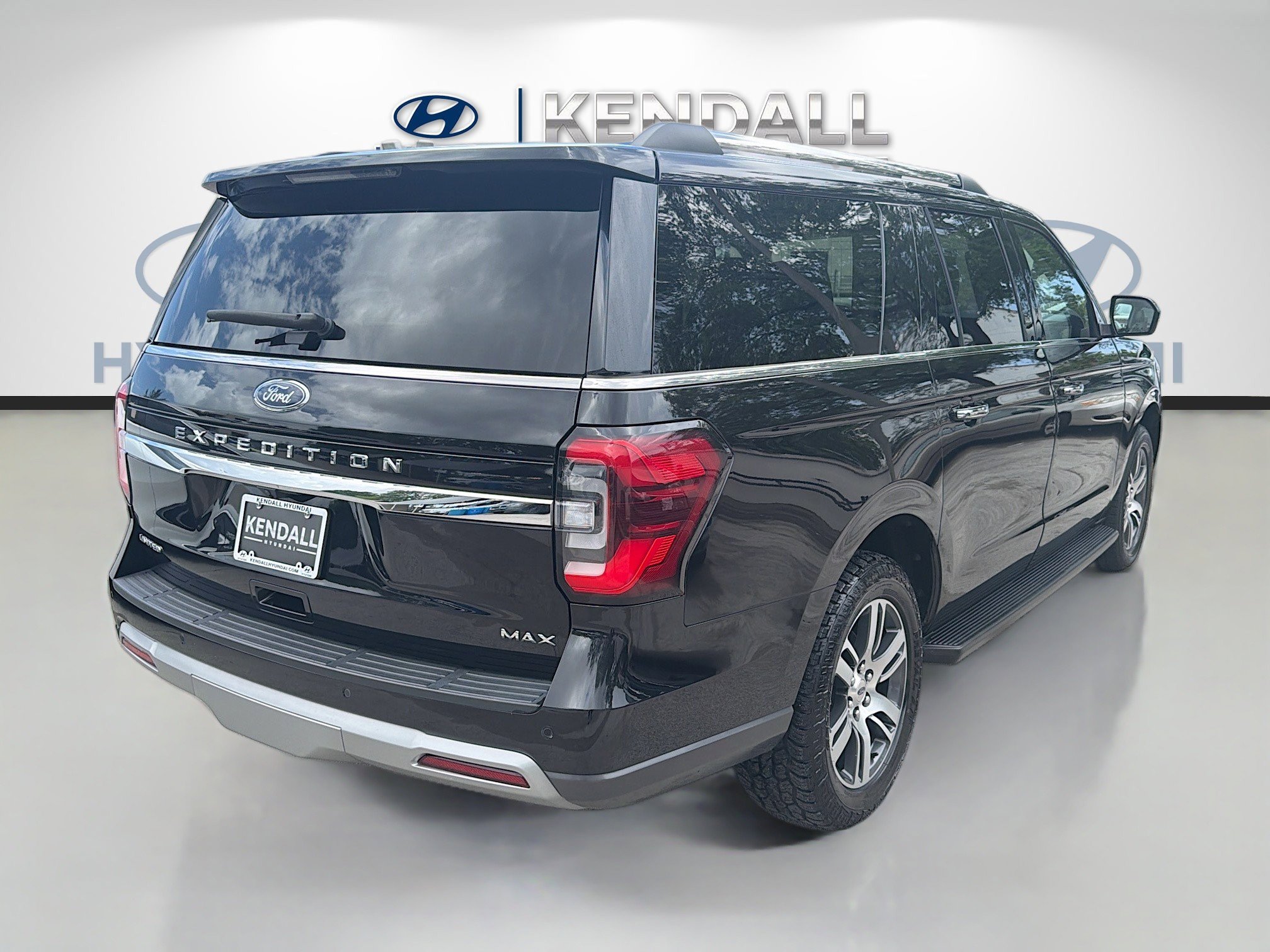 Used 2024 Ford Expedition Max Limited RWD image 6