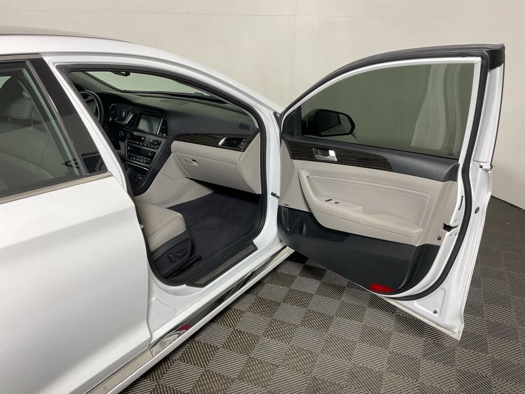 Used 2016 Hyundai Sonata Limited w/ Option Group 05 FWD image 37