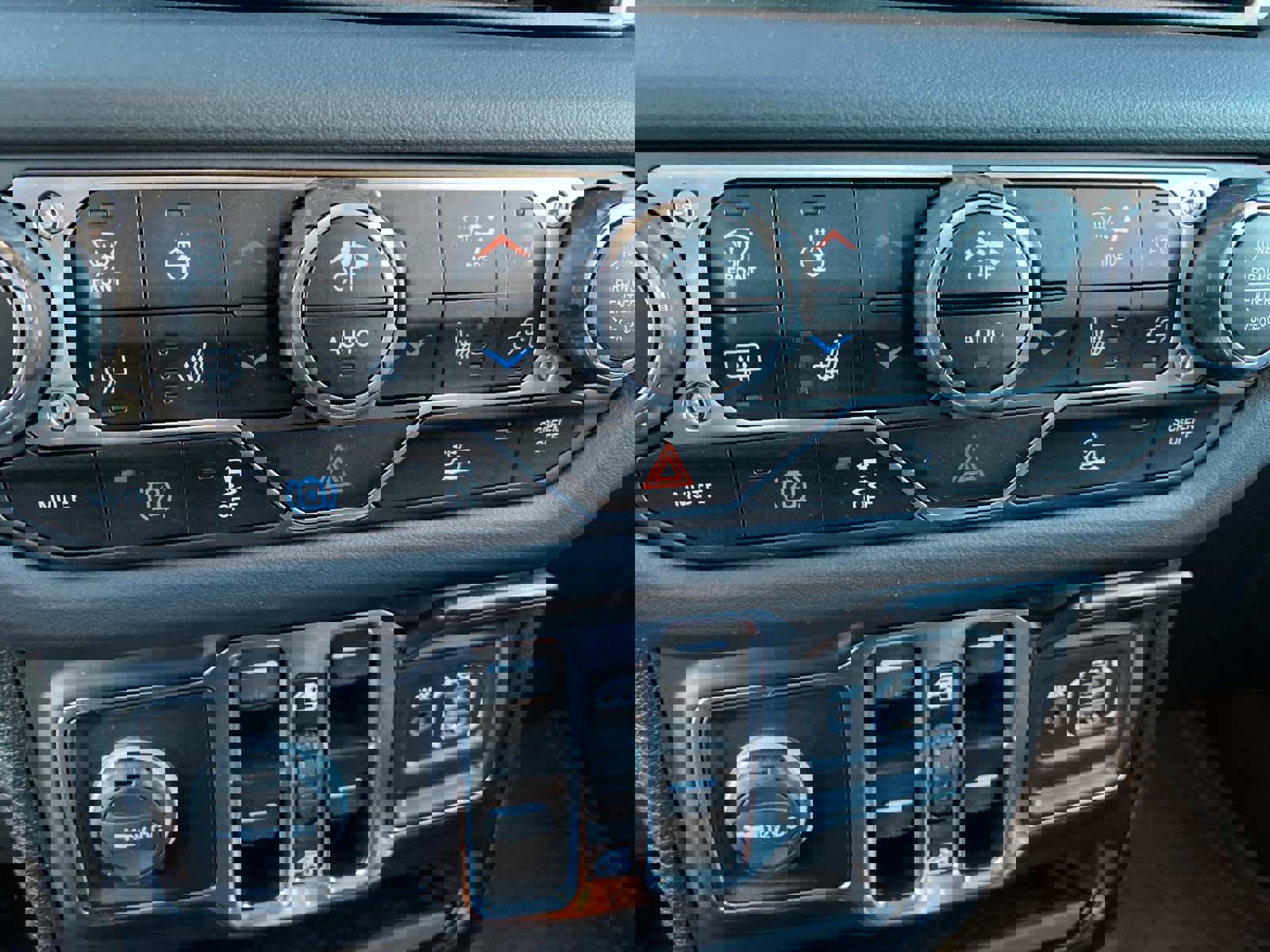 Used 2024 Jeep Wrangler Sahara w/ Technology Group image 18