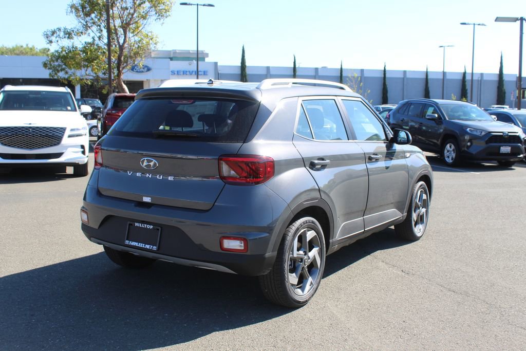 New 2026 Hyundai Venue SEL FWD image 7