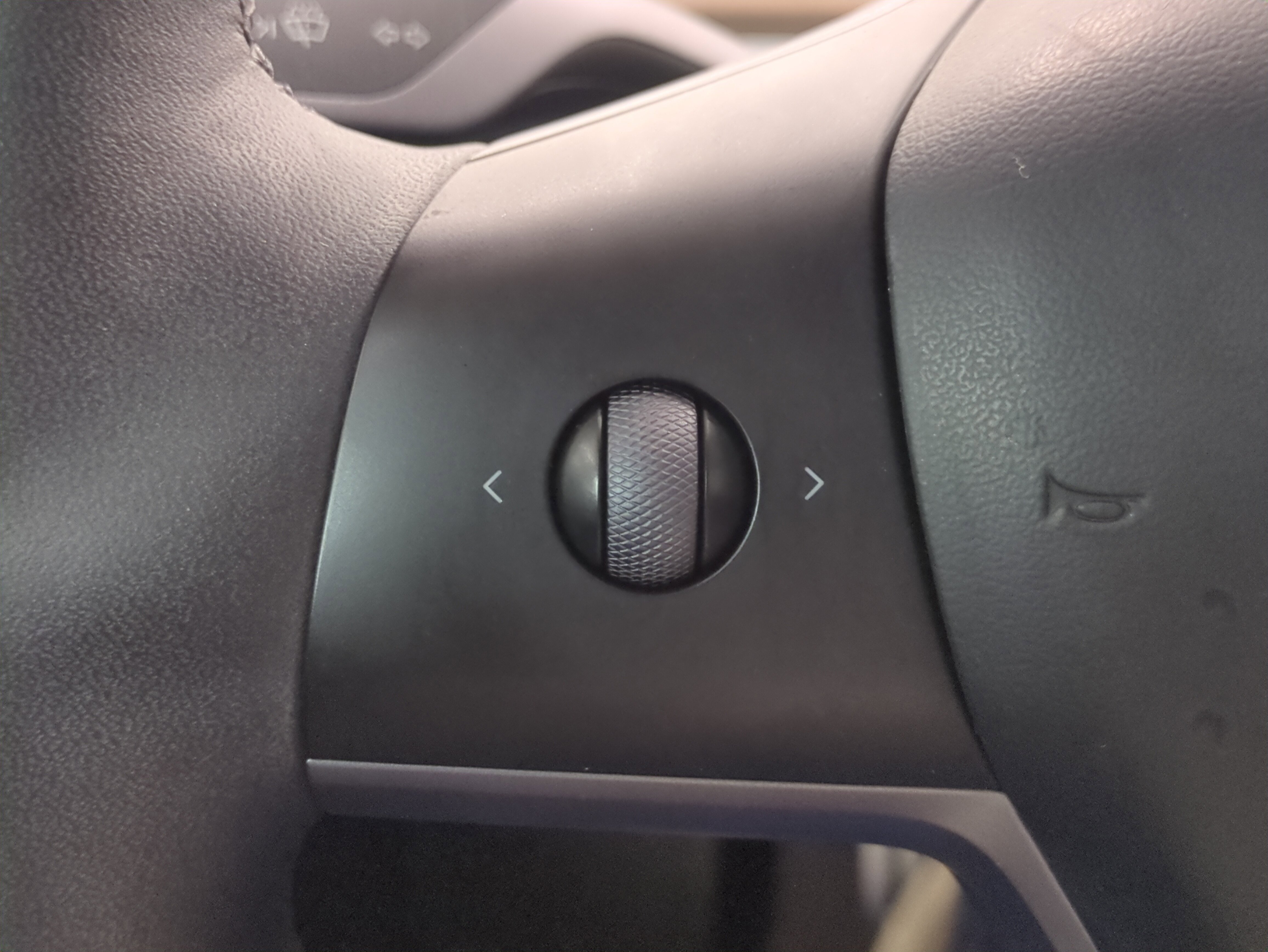 Used 2023 Tesla Model Y Performance image 27