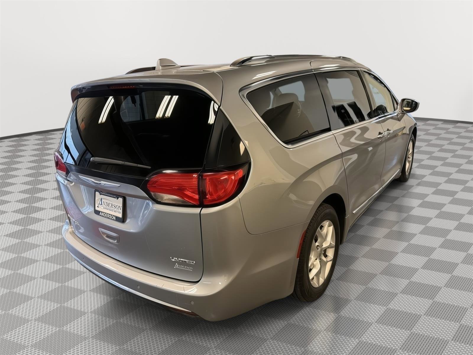 Used 2020 Chrysler Pacifica Limited image 7